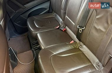 Позашляховик / Кросовер Audi Q7 2015 в Ужгороді