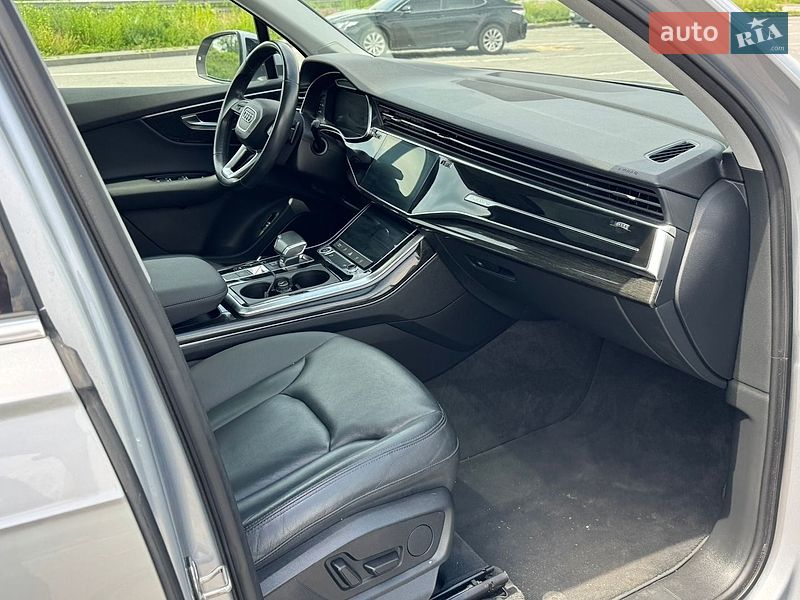 Внедорожник / Кроссовер Audi Q7 2021 в Полтаве