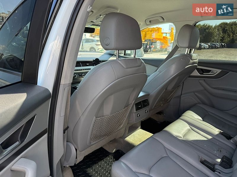 Позашляховик / Кросовер Audi Q7 2016 в Львові