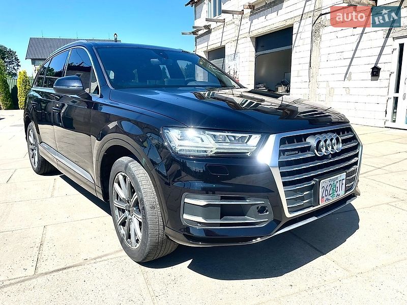 Позашляховик / Кросовер Audi Q7 2017 в Хусті