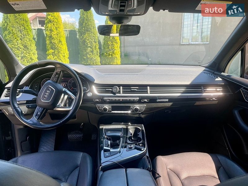 Позашляховик / Кросовер Audi Q7 2017 в Хусті