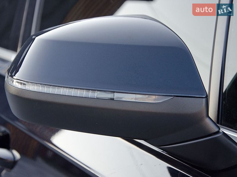 Позашляховик / Кросовер Audi Q7 2016 в Сарнах