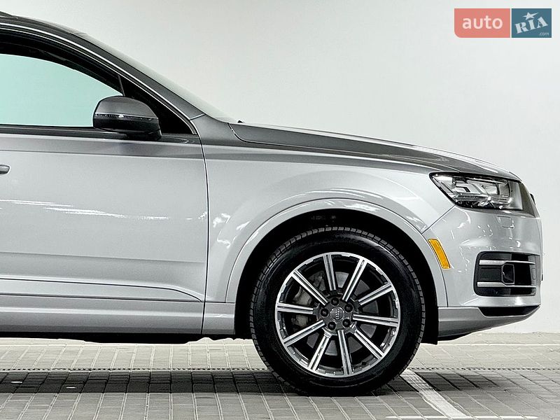 Позашляховик / Кросовер Audi Q7 2016 в Києві