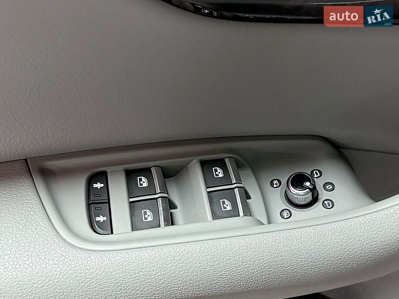 Позашляховик / Кросовер Audi Q7 2016 в Києві