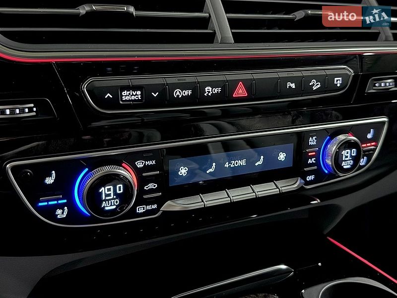 Позашляховик / Кросовер Audi Q7 2016 в Києві