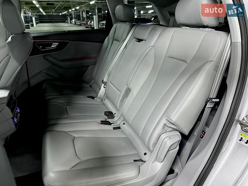 Позашляховик / Кросовер Audi Q7 2016 в Києві
