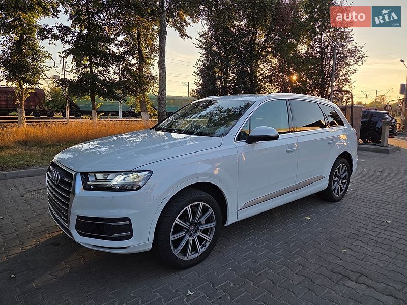 Внедорожник / Кроссовер Audi Q7 2017 в Шостке