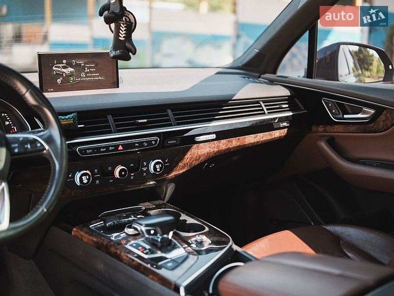 Внедорожник / Кроссовер Audi Q7 2017 в Хмельницком