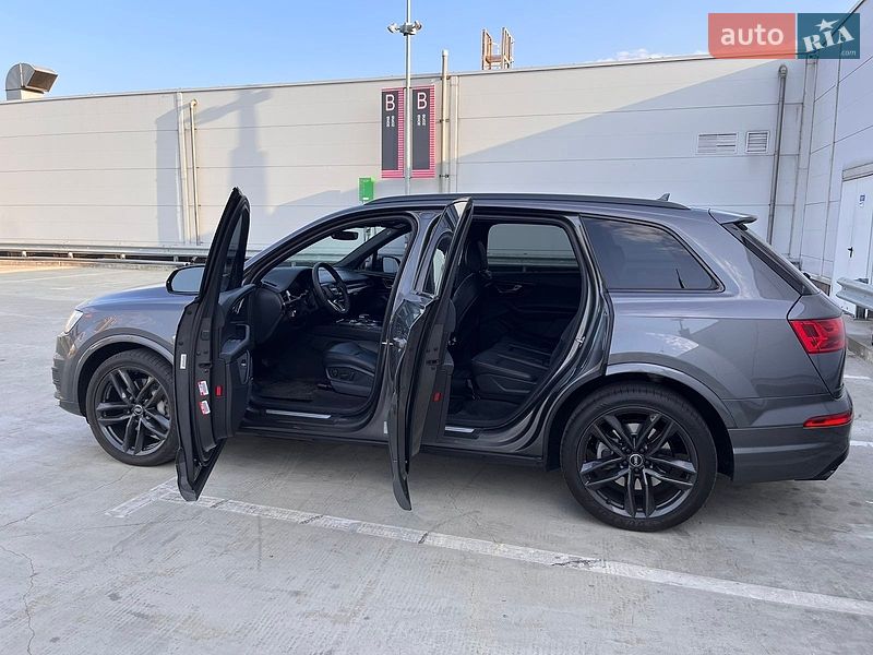 Позашляховик / Кросовер Audi Q7 2018 в Києві