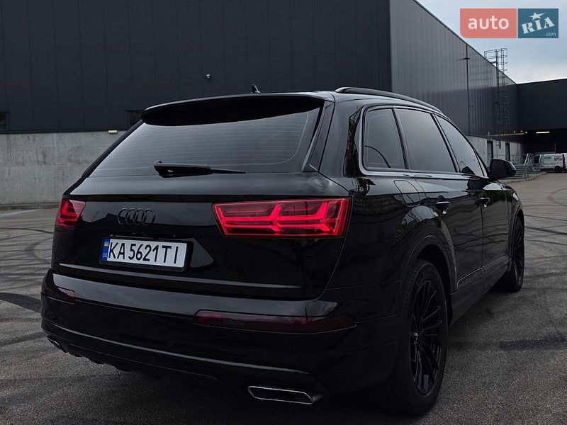 Позашляховик / Кросовер Audi Q7 2017 в Києві