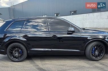 Позашляховик / Кросовер Audi Q7 2017 в Києві