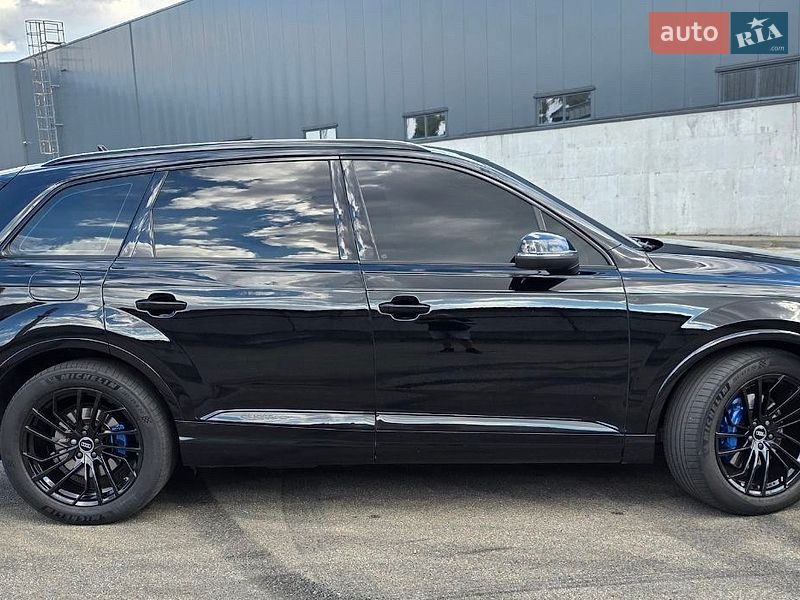 Позашляховик / Кросовер Audi Q7 2017 в Києві