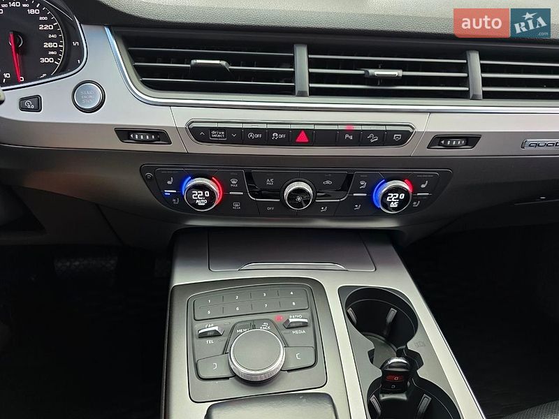 Позашляховик / Кросовер Audi Q7 2017 в Києві