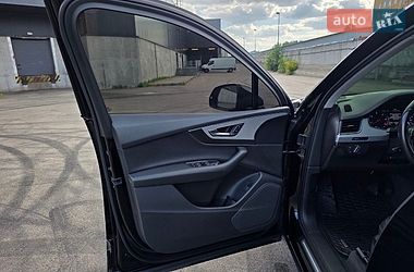 Позашляховик / Кросовер Audi Q7 2017 в Києві