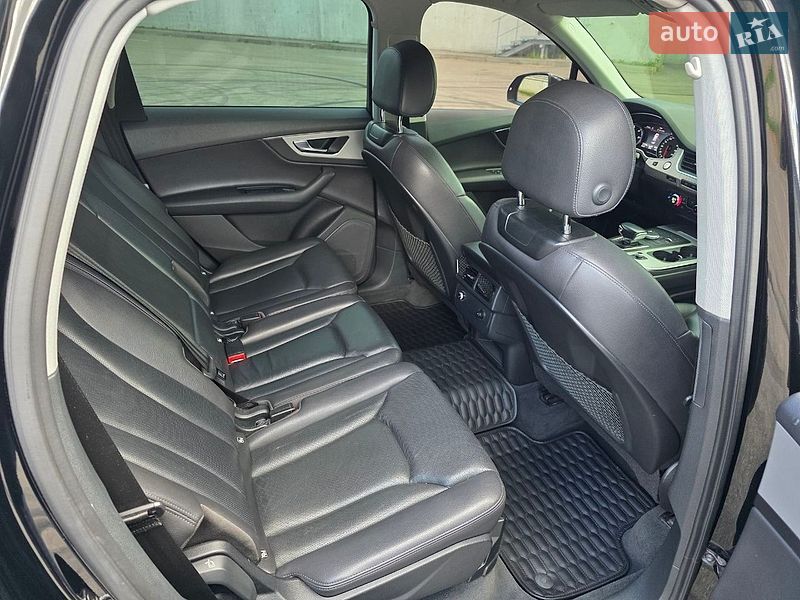 Позашляховик / Кросовер Audi Q7 2017 в Києві