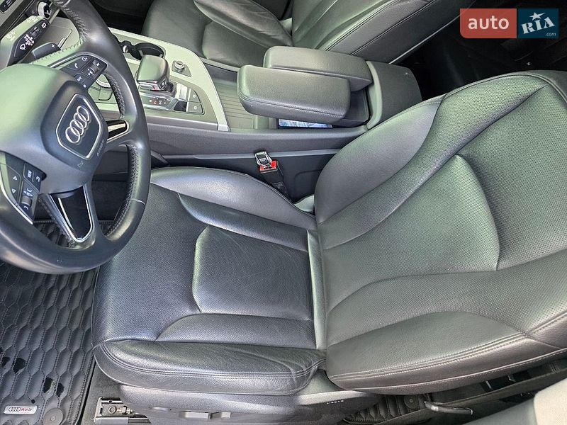 Позашляховик / Кросовер Audi Q7 2017 в Києві