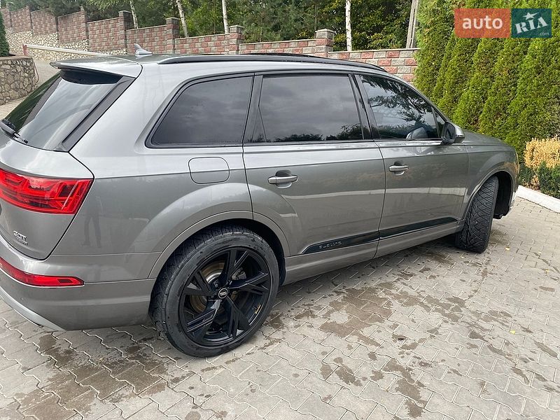 Позашляховик / Кросовер Audi Q7 2017 в Тернополі