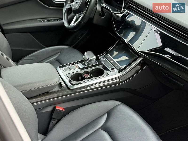 Позашляховик / Кросовер Audi Q7 2020 в Луцьку