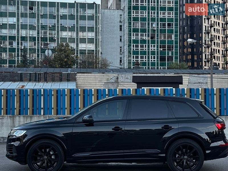 Позашляховик / Кросовер Audi Q7 2022 в Києві