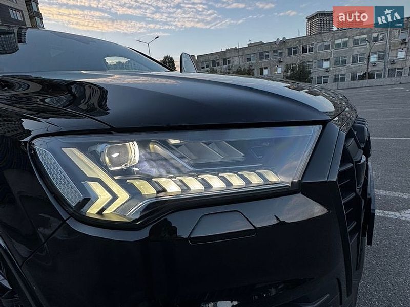 Позашляховик / Кросовер Audi Q7 2022 в Києві