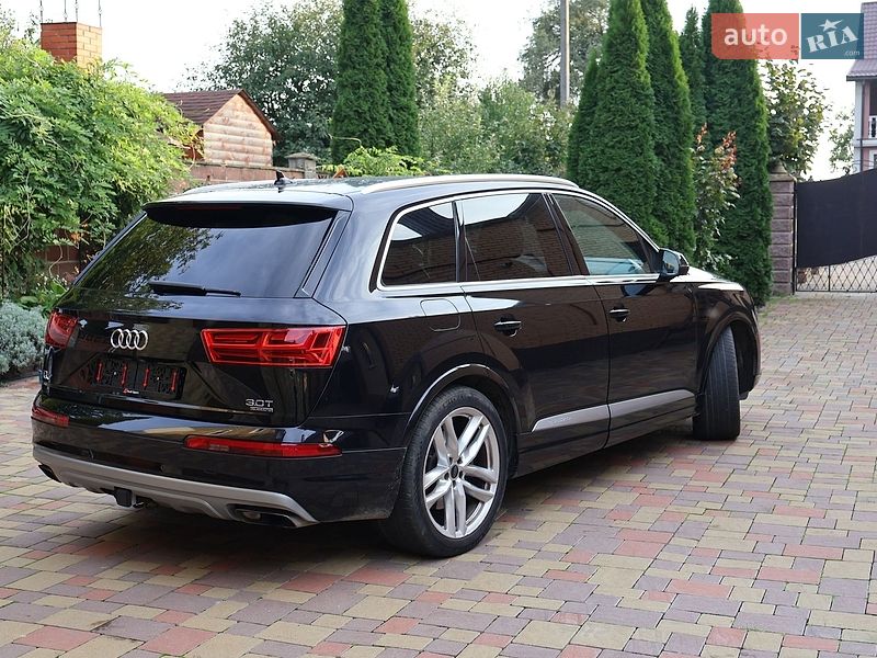 Позашляховик / Кросовер Audi Q7 2016 в Рівному