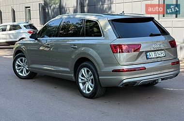 Позашляховик / Кросовер Audi Q7 2016 в Києві