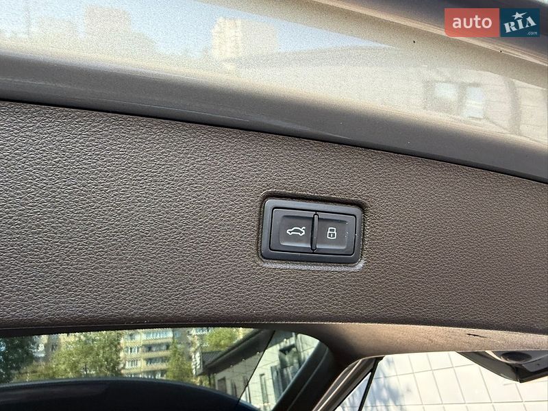 Позашляховик / Кросовер Audi Q7 2016 в Києві