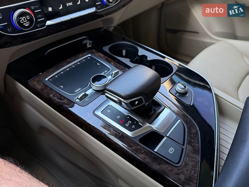 Позашляховик / Кросовер Audi Q7 2016 в Києві