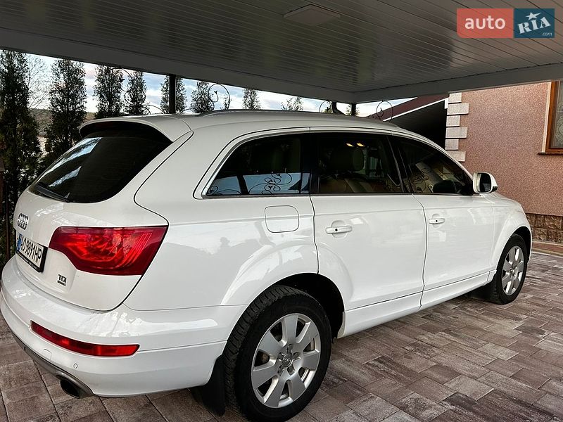 Позашляховик / Кросовер Audi Q7 2013 в Тячеві