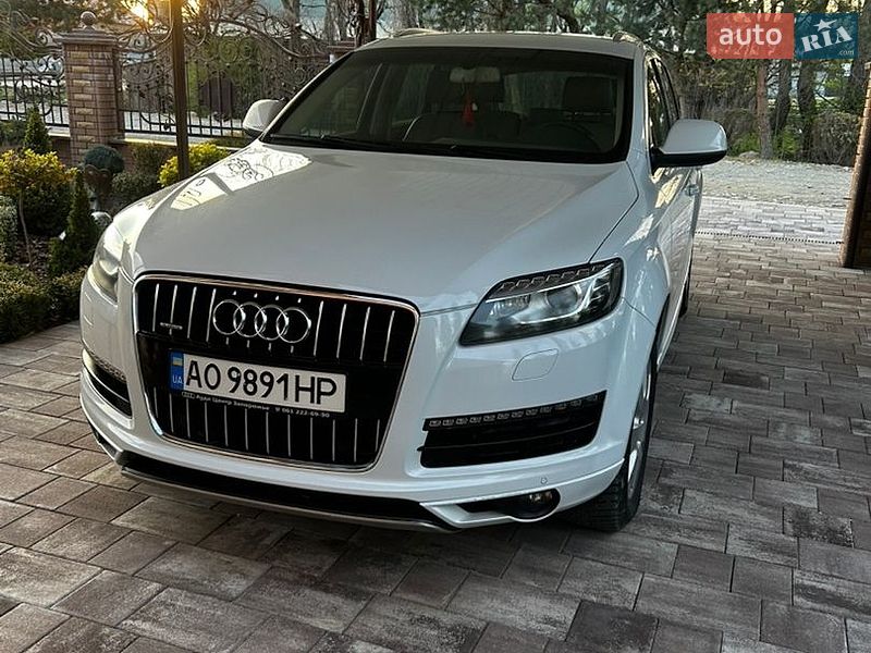 Позашляховик / Кросовер Audi Q7 2013 в Тячеві