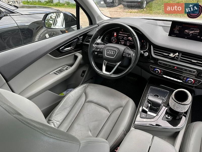 Позашляховик / Кросовер Audi Q7 2016 в Чернівцях