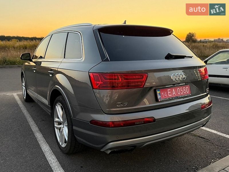 Позашляховик / Кросовер Audi Q7 2017 в Вінниці