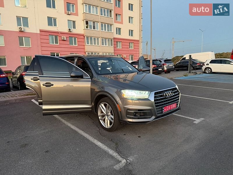 Позашляховик / Кросовер Audi Q7 2017 в Вінниці