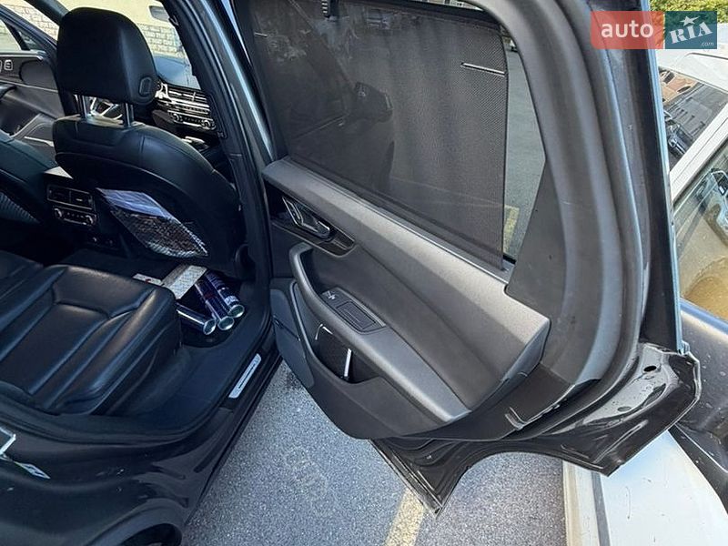 Позашляховик / Кросовер Audi Q7 2019 в Львові