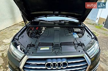 Позашляховик / Кросовер Audi Q7 2017 в Львові