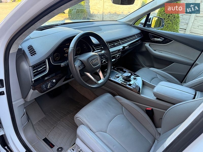 Позашляховик / Кросовер Audi Q7 2016 в Львові