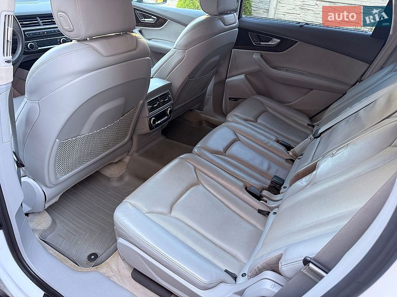 Позашляховик / Кросовер Audi Q7 2016 в Львові