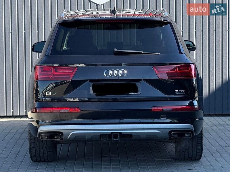 Позашляховик / Кросовер Audi Q7 2017 в Мукачевому