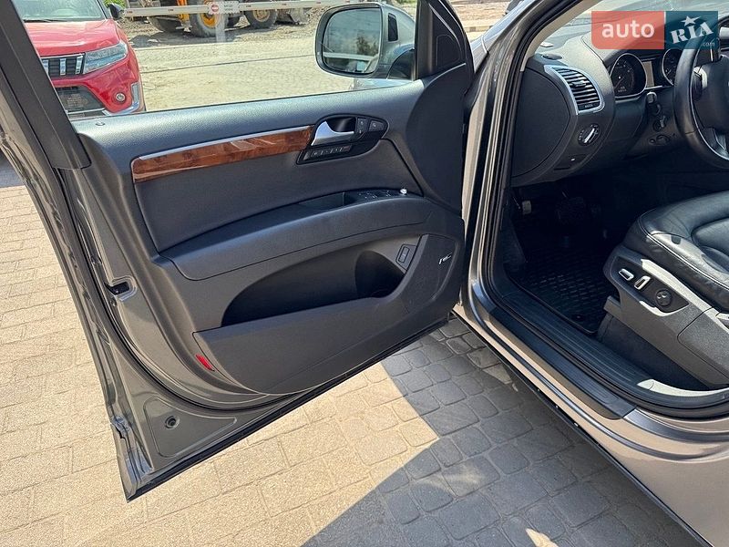 Позашляховик / Кросовер Audi Q7 2014 в Львові