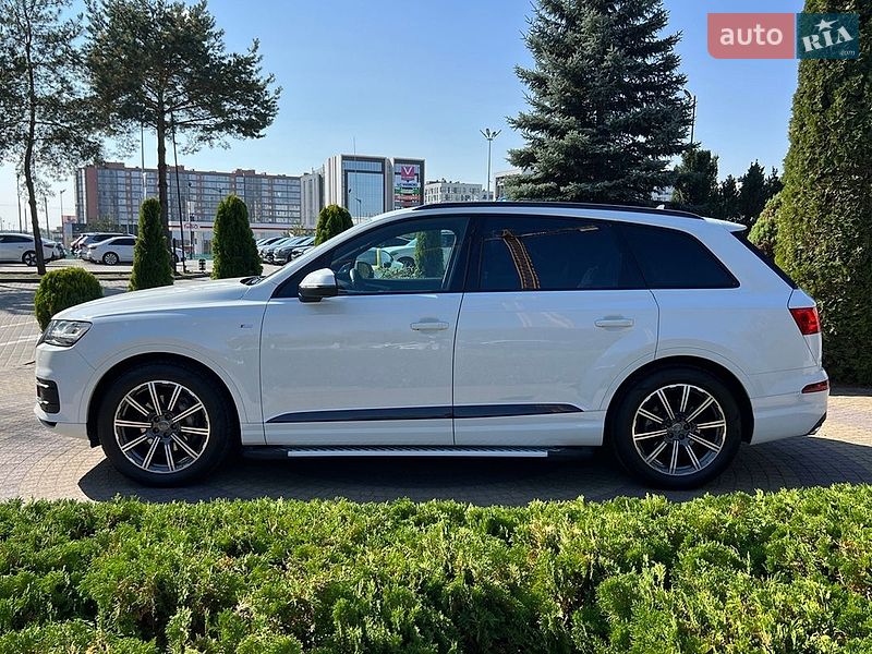 Позашляховик / Кросовер Audi Q7 2016 в Львові
