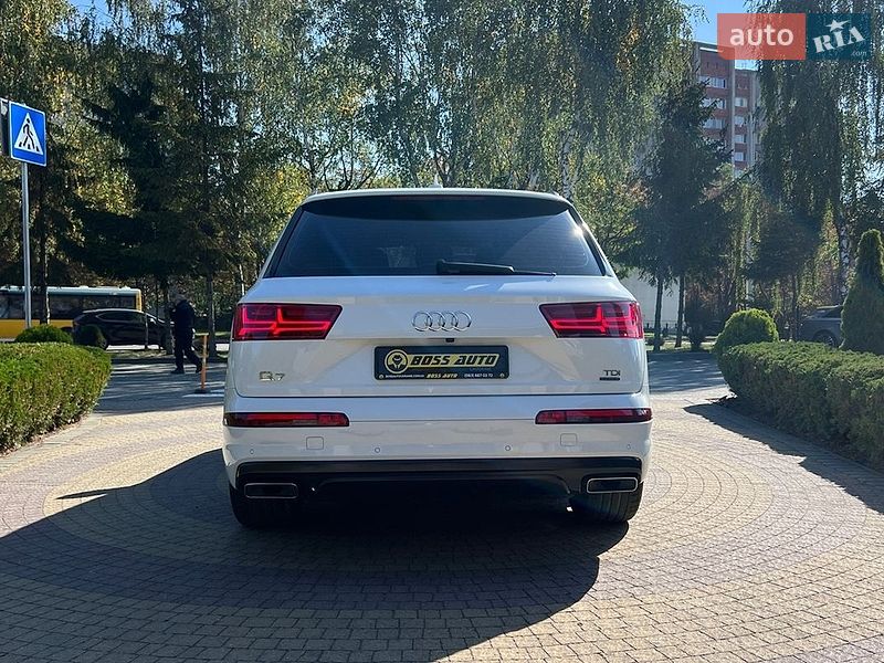 Позашляховик / Кросовер Audi Q7 2016 в Львові