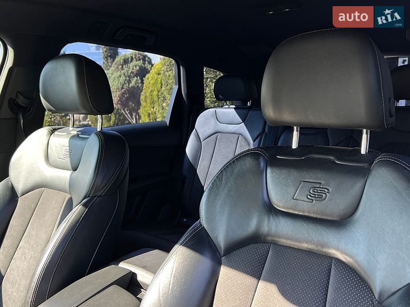 Позашляховик / Кросовер Audi Q7 2016 в Львові