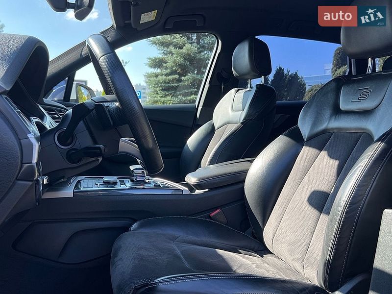 Позашляховик / Кросовер Audi Q7 2016 в Львові