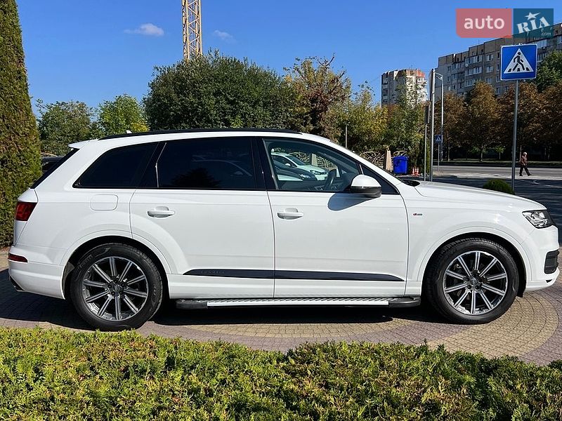 Позашляховик / Кросовер Audi Q7 2016 в Львові