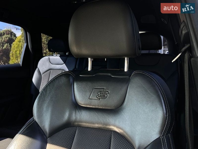 Позашляховик / Кросовер Audi Q7 2016 в Львові