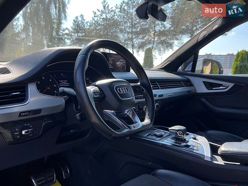 Позашляховик / Кросовер Audi Q7 2016 в Львові