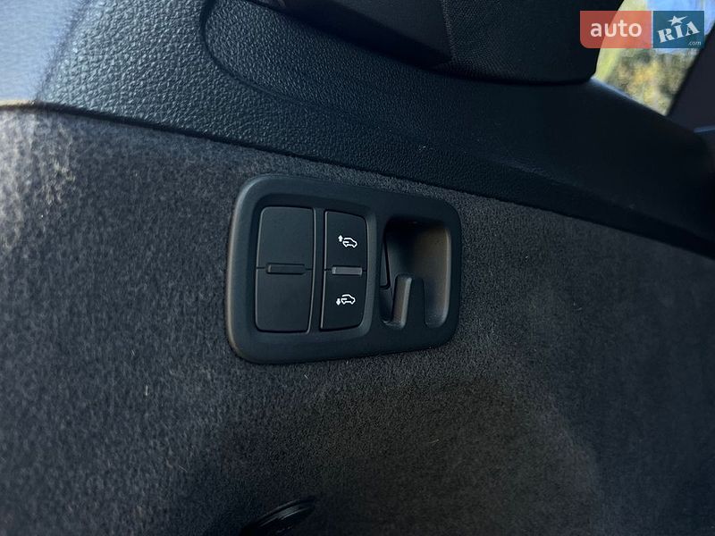 Позашляховик / Кросовер Audi Q7 2016 в Львові