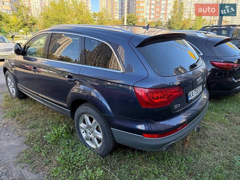 Внедорожник / Кроссовер Audi Q7 2014 в Киеве