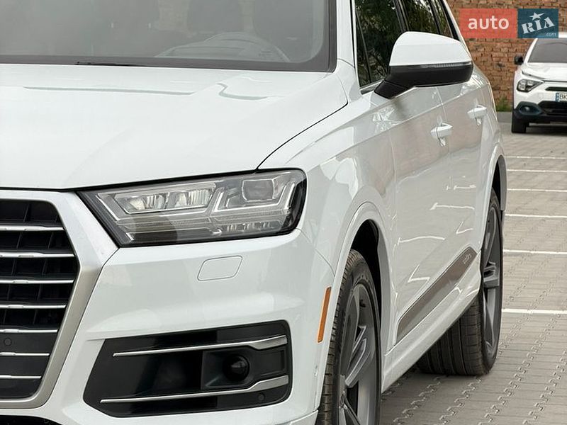 Позашляховик / Кросовер Audi Q7 2018 в Дубні