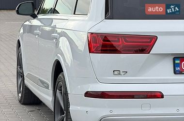 Позашляховик / Кросовер Audi Q7 2018 в Дубні
